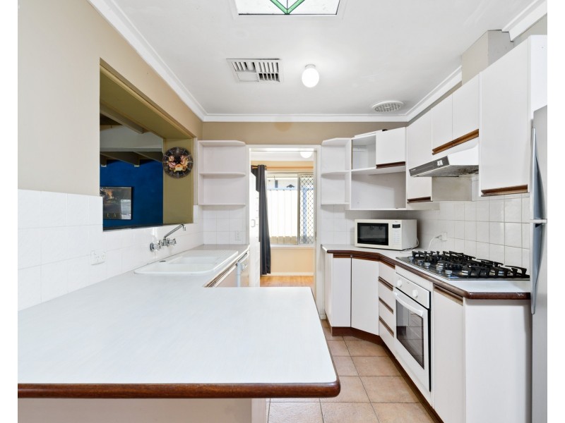 6 Farringdon Way, Huntingdale WA 6110