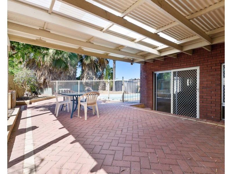 6 Farringdon Way, Huntingdale WA 6110