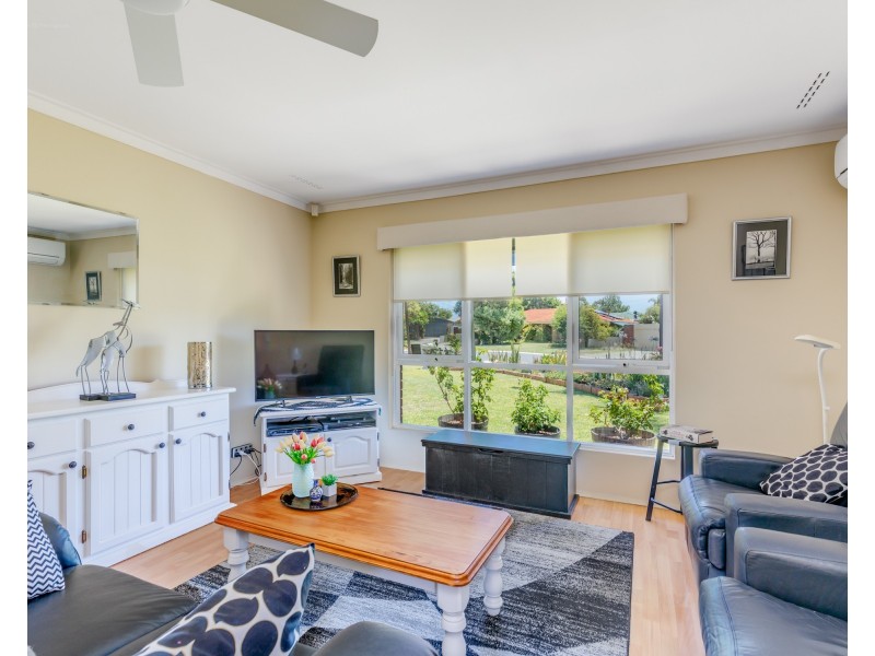 6 Helpman Court, Huntingdale WA 6110