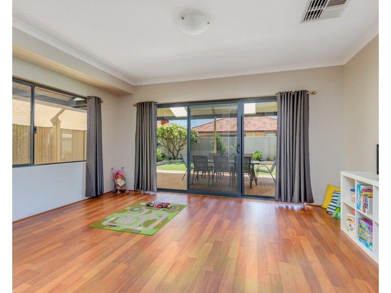 19 Sellafield Bend, Waikiki WA 6169