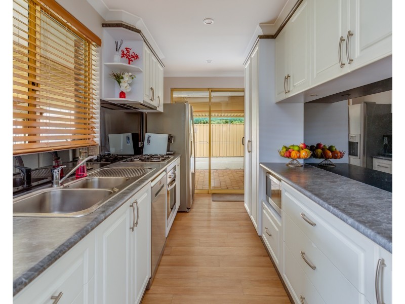 3 Murdoch Road, Thornlie WA 6108