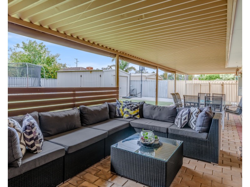 3 Murdoch Road, Thornlie WA 6108