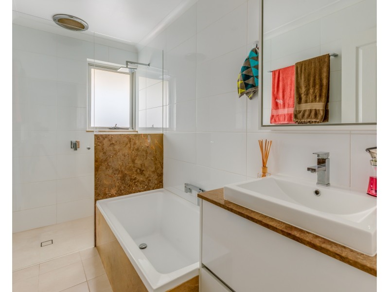 3 Murdoch Road, Thornlie WA 6108