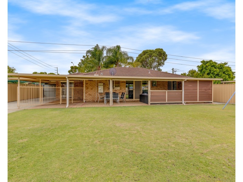 3 Murdoch Road, Thornlie WA 6108