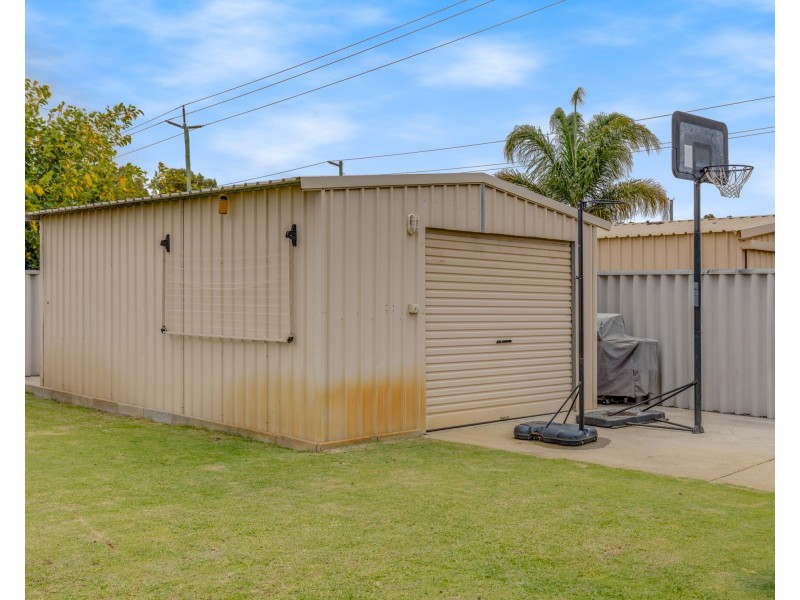 3 Murdoch Road, Thornlie WA 6108