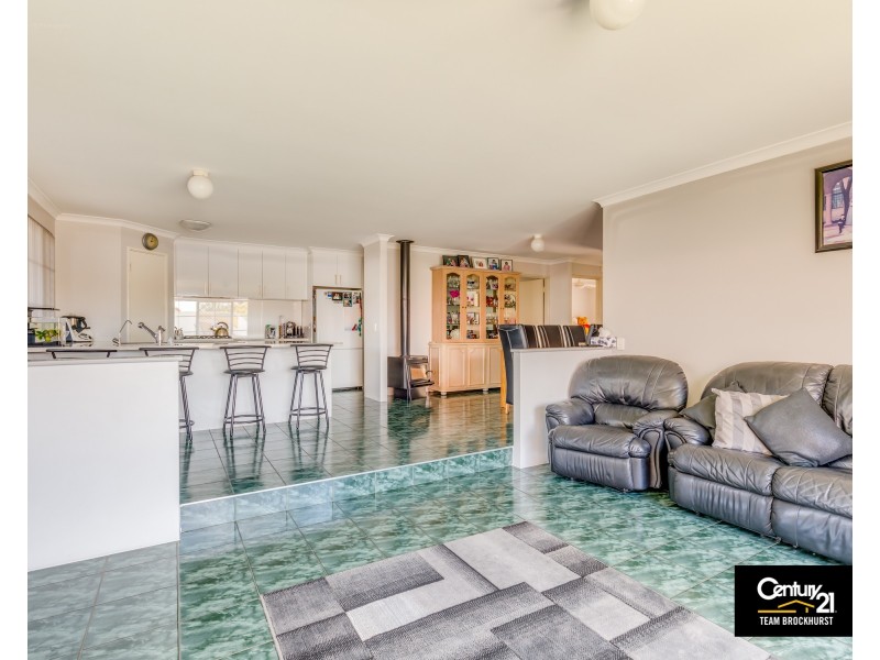 3 Sugarwood Drive, Thornlie WA 6108