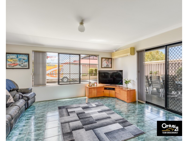 3 Sugarwood Drive, Thornlie WA 6108
