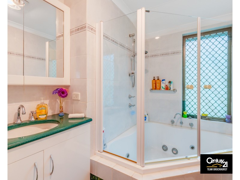 3 Sugarwood Drive, Thornlie WA 6108