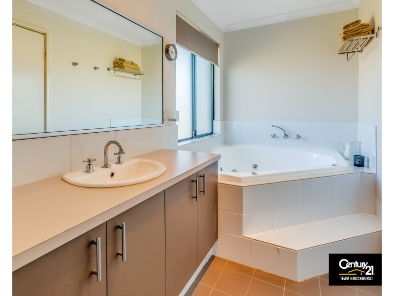 25 Holstein Court, Oakford WA 6121