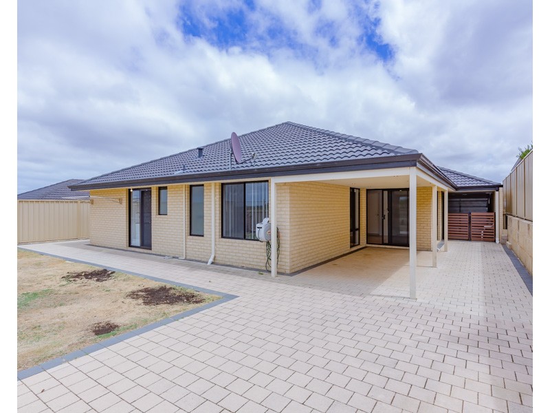 8 Featherstone Road, Orelia WA 6167