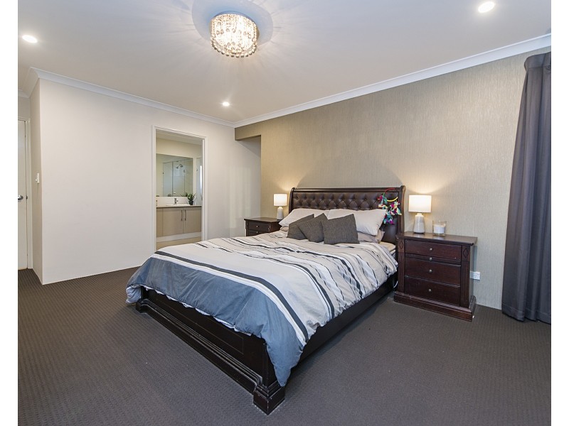 8 Dovedale Street, Harrisdale WA 6112