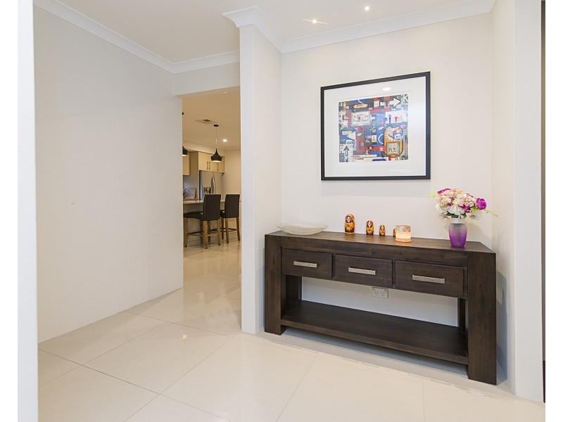 8 Dovedale Street, Harrisdale WA 6112