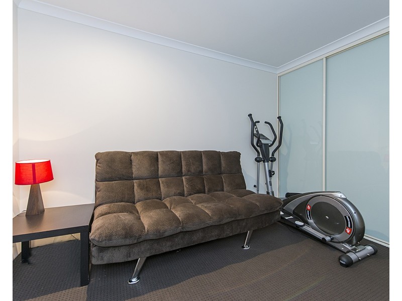 8 Dovedale Street, Harrisdale WA 6112