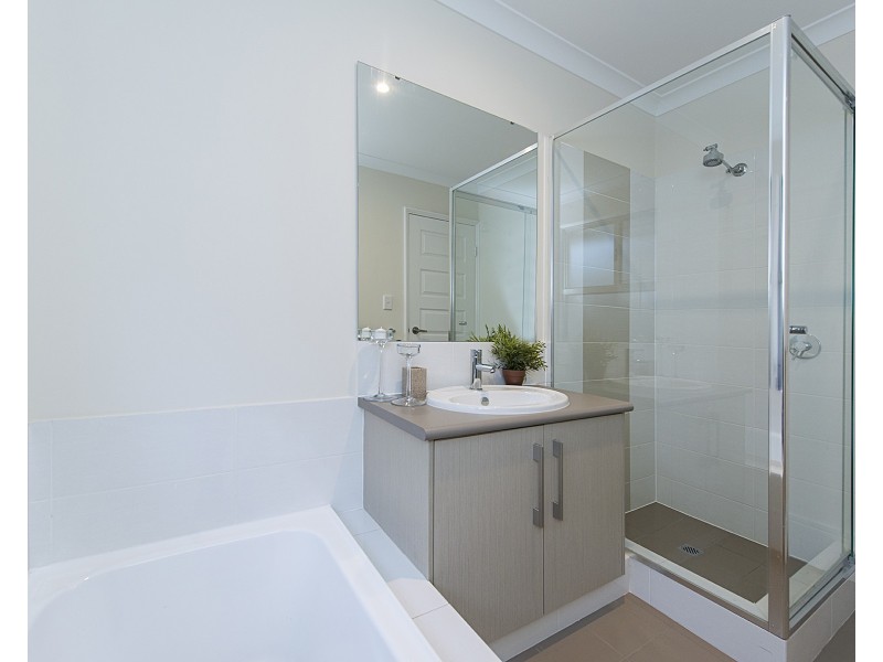 8 Dovedale Street, Harrisdale WA 6112