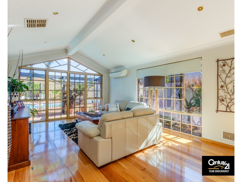 11 Endeavour Court, Thornlie WA 6108