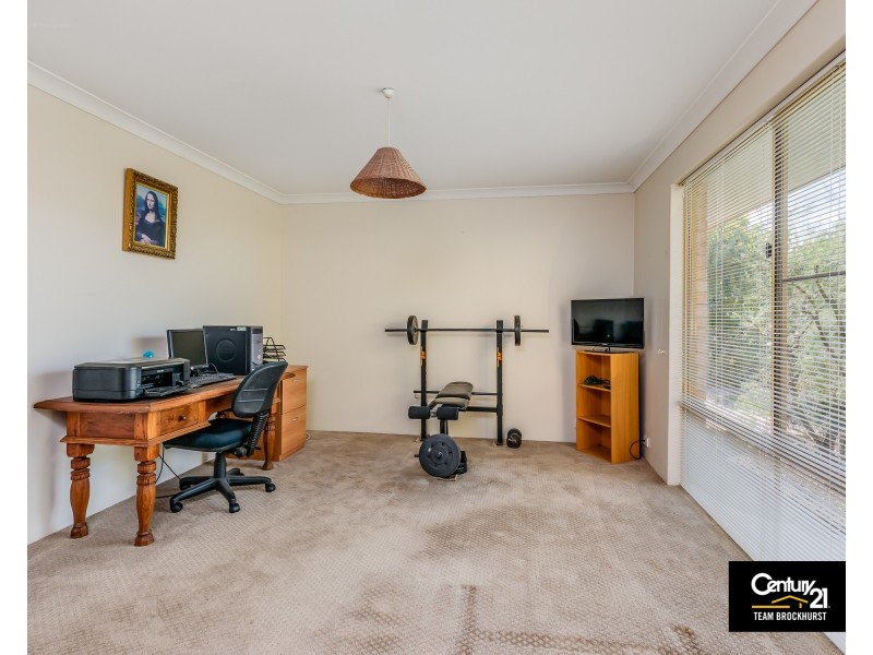11 Endeavour Court, Thornlie WA 6108