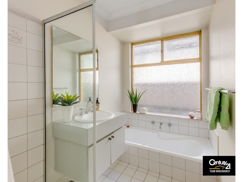 11 Endeavour Court, Thornlie WA 6108