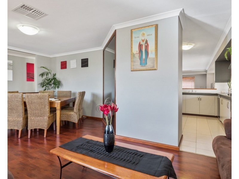 8 Laurel Court, Thornlie WA 6108