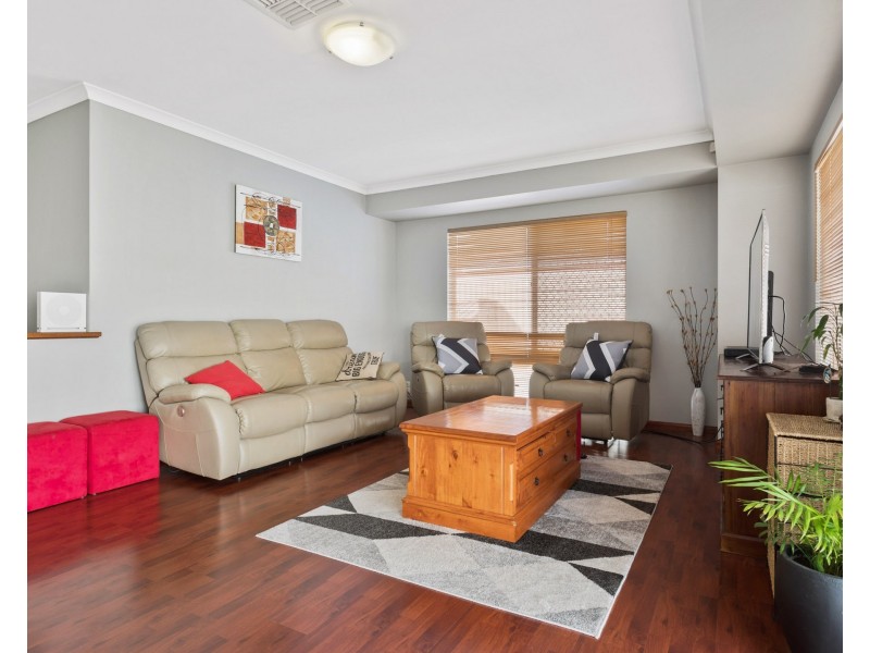8 Laurel Court, Thornlie WA 6108