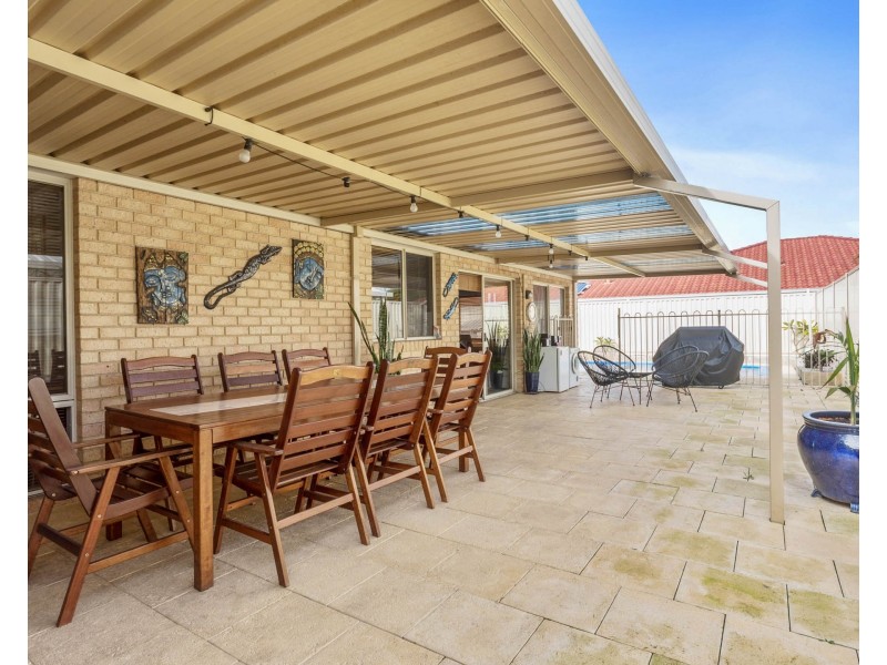 8 Laurel Court, Thornlie WA 6108