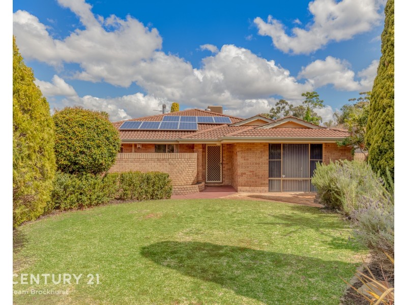 8 Cavalier Court, Thornlie WA 6108