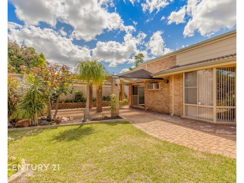 8 Cavalier Court, Thornlie WA 6108