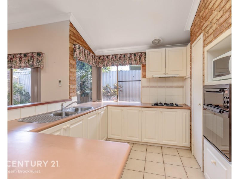 8 Cavalier Court, Thornlie WA 6108