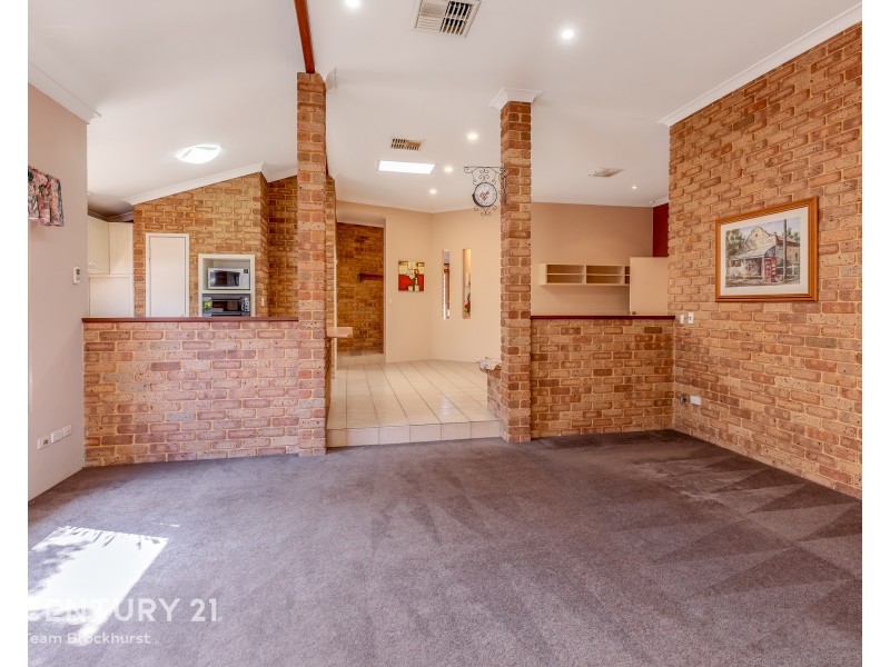 8 Cavalier Court, Thornlie WA 6108