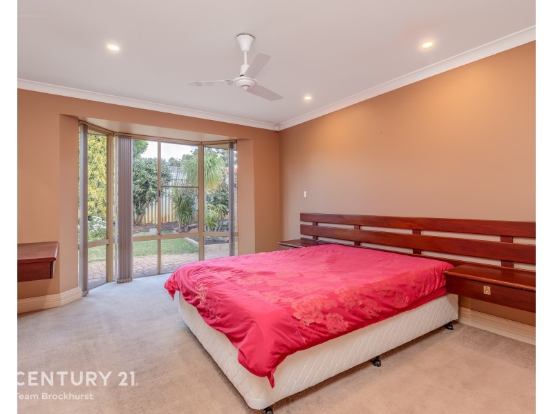 8 Cavalier Court, Thornlie WA 6108