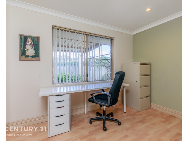 8 Cavalier Court, Thornlie WA 6108