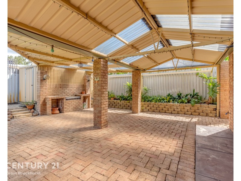 8 Cavalier Court, Thornlie WA 6108
