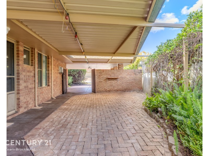 8 Cavalier Court, Thornlie WA 6108