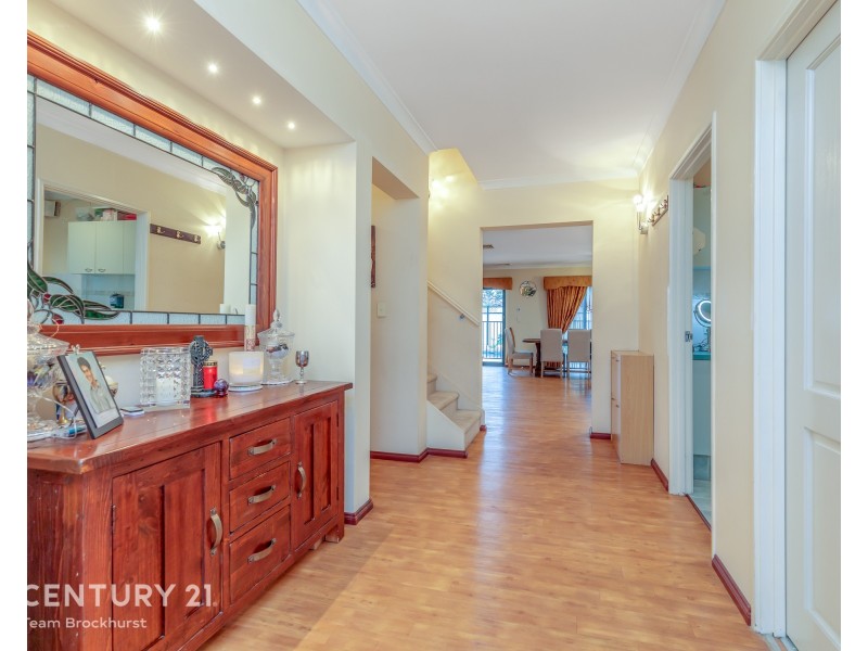 2/378 Kew Street, Cloverdale WA 6105