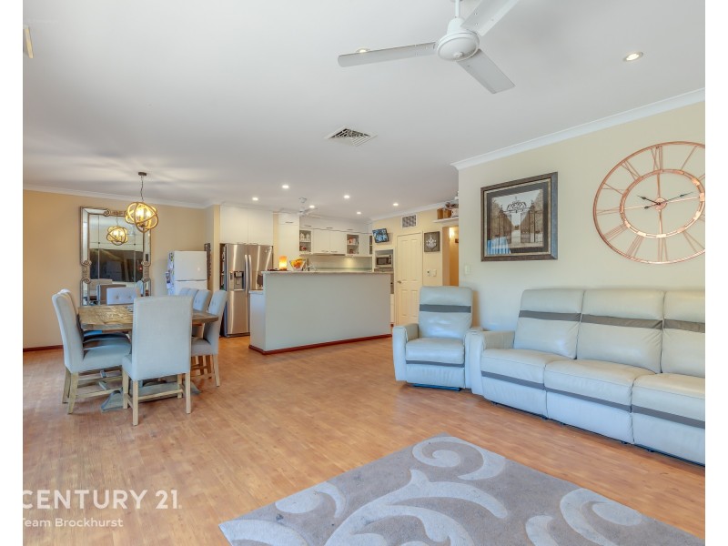 2/378 Kew Street, Cloverdale WA 6105