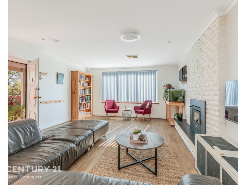 4 Charlton Place, Thornlie WA 6108