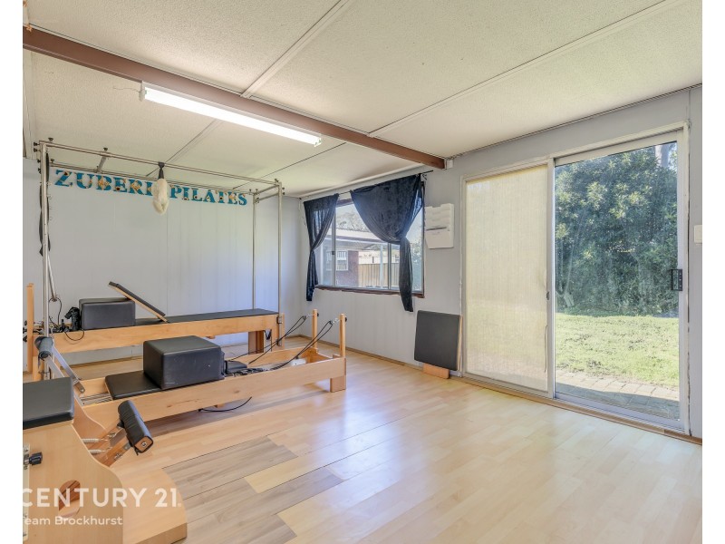 4 Charlton Place, Thornlie WA 6108