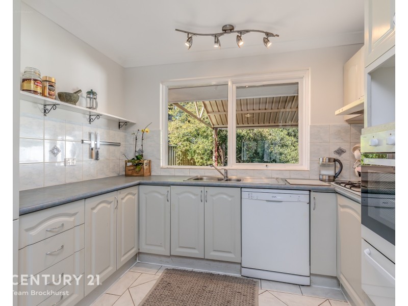 4 Charlton Place, Thornlie WA 6108