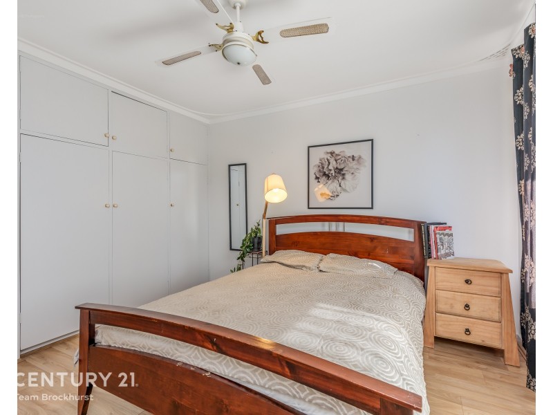 4 Charlton Place, Thornlie WA 6108