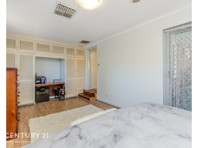 4 Charlton Place, Thornlie WA 6108