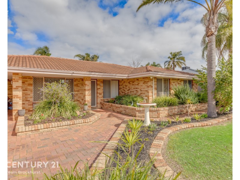 40 Forest Lakes Drive, Thornlie WA 6108