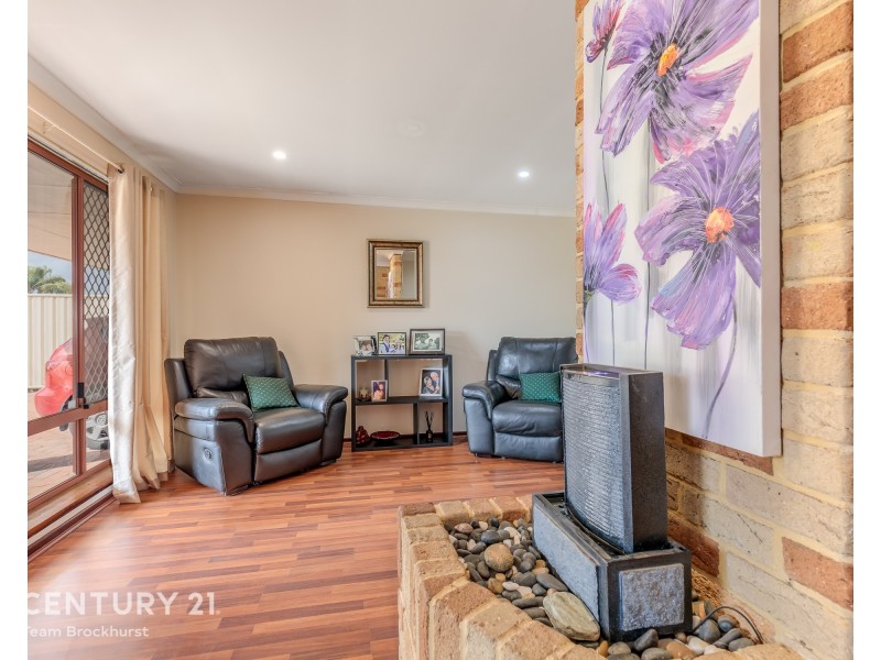 40 Forest Lakes Drive, Thornlie WA 6108