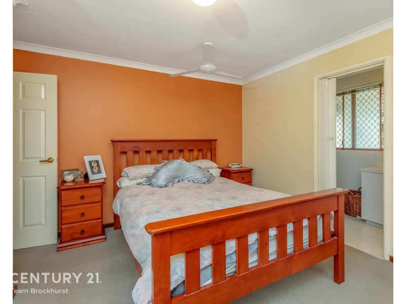 40 Forest Lakes Drive, Thornlie WA 6108