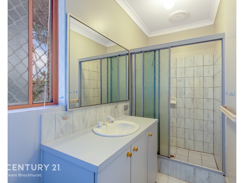 40 Forest Lakes Drive, Thornlie WA 6108