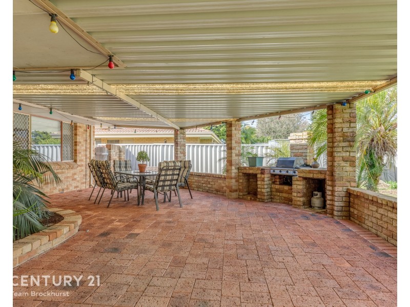 40 Forest Lakes Drive, Thornlie WA 6108