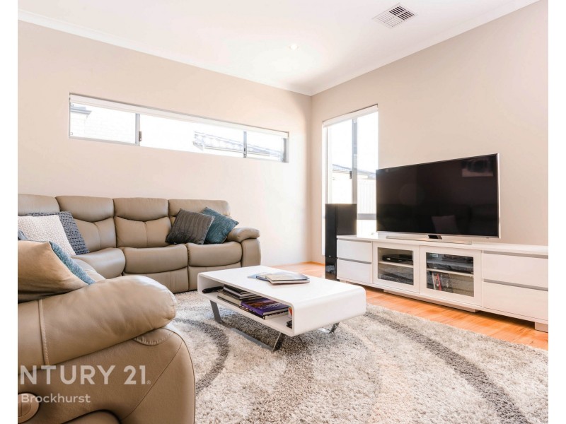 1/9 Ladham Turn, Canning Vale WA 6155
