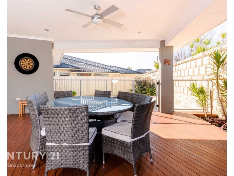 1/9 Ladham Turn, Canning Vale WA 6155