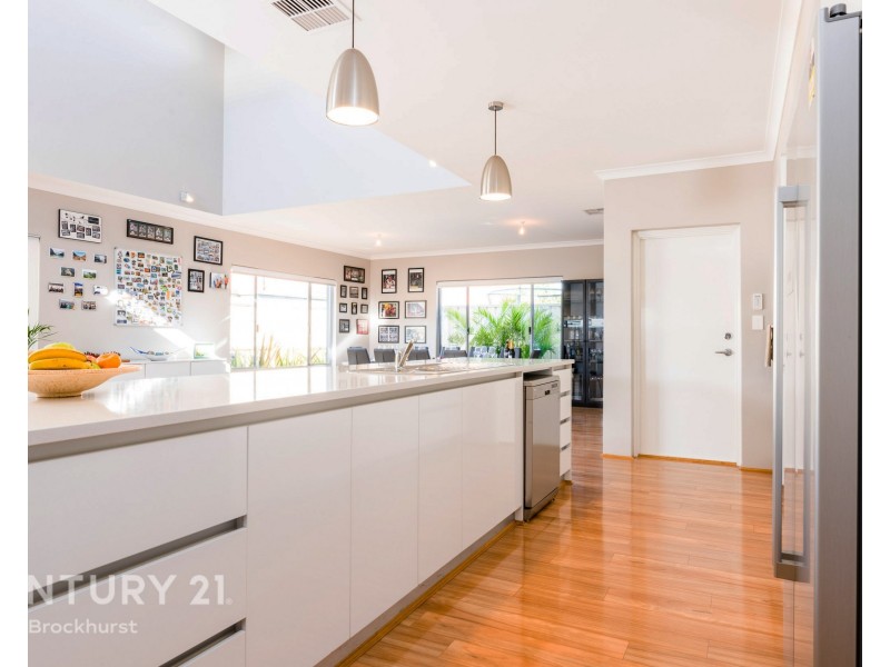 1/9 Ladham Turn, Canning Vale WA 6155