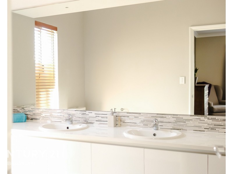 1/9 Ladham Turn, Canning Vale WA 6155