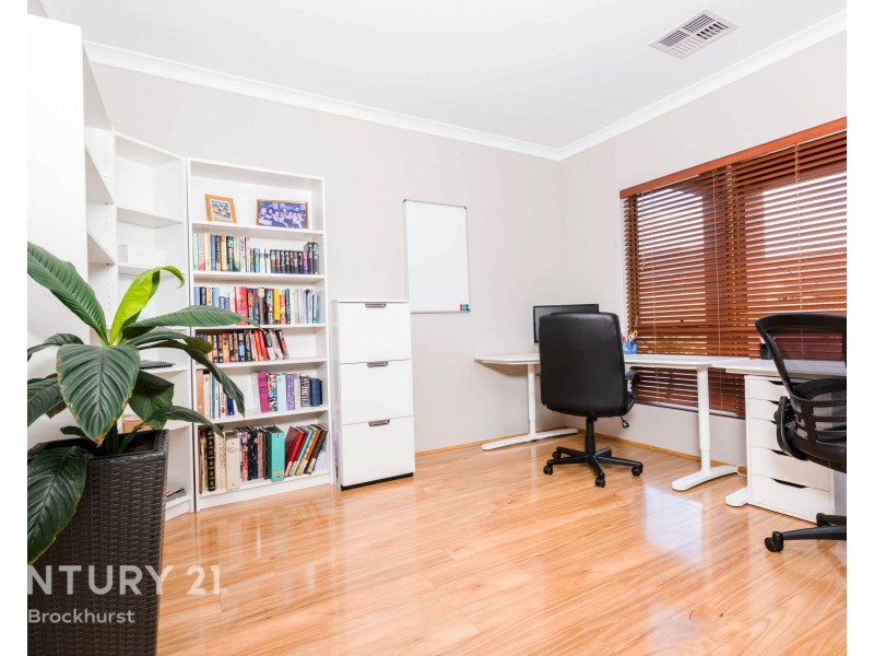 1/9 Ladham Turn, Canning Vale WA 6155