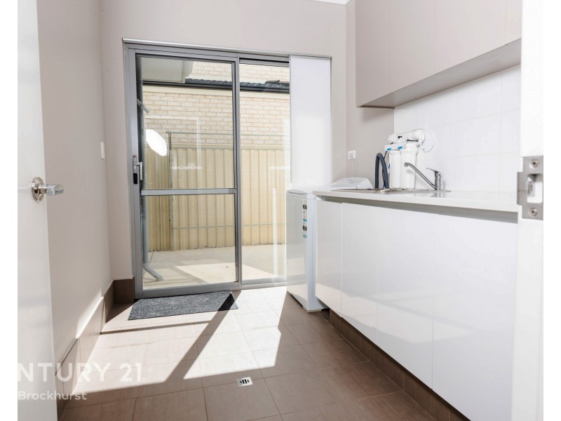 1/9 Ladham Turn, Canning Vale WA 6155